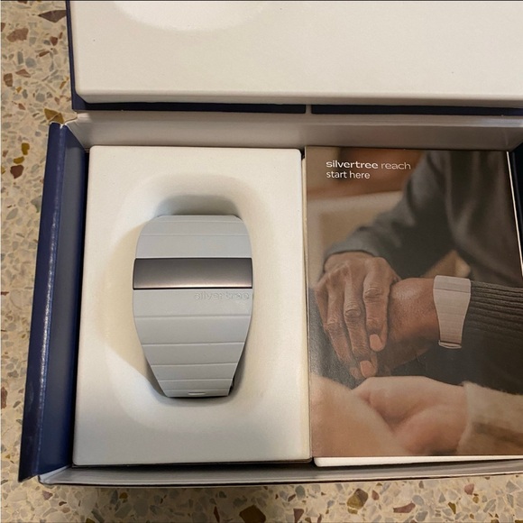 silvertree reach safety watch - Picture 2 of 8